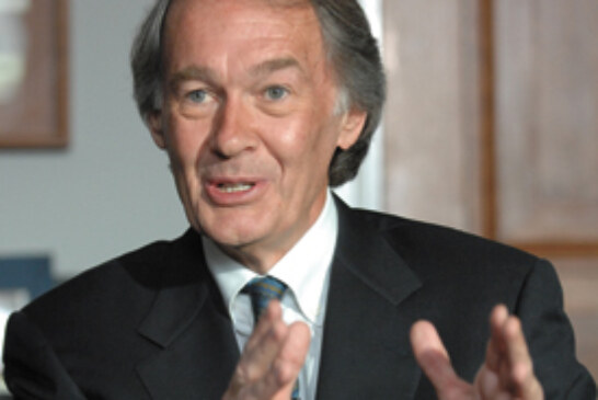 Markey wins primary over Lynch now faces Gomez in June